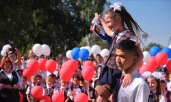 Игорь Бабушкин поздравил астраханцев с Днём знаний