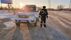 В Астрахани гололедица: водителей просят быть аккуратнее на дорогах