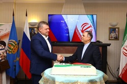 Астраханский губернатор поздравил иранцев с годовщиной Исламской Революции
