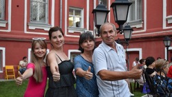 Астраханцев приглашают на арт-вечер «Это наше лето!»