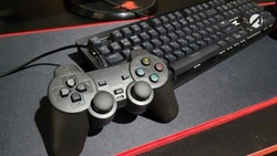 У астраханца на каникулах украли игровую приставку