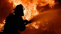 При пожаре в Астраханской области пострадали два ребёнка