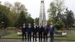 Дипломаты Прикаспия в Астрахани почтили память героев Великой Отечественной войны 
