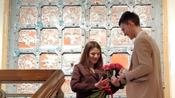 Астраханец сделал предложение руки и сердца в картинной галерее