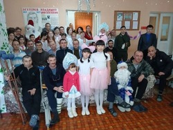 Астраханский соццентр «Вера» организовал новогодний концерт для бойцов СВО 